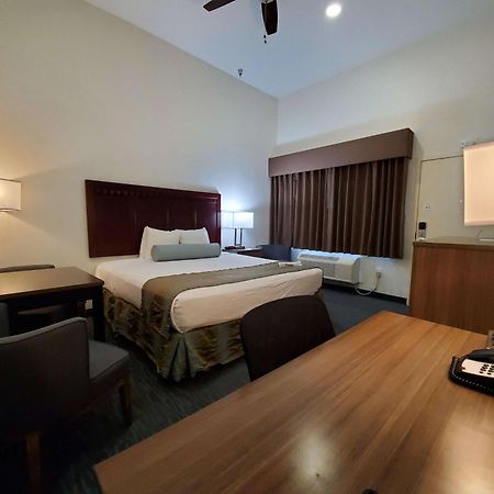 Best Western Plus Main Street Inn Brawley Екстер'єр фото