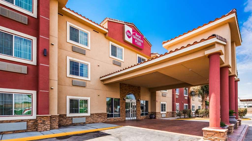 Best Western Plus Main Street Inn Brawley Екстер'єр фото
