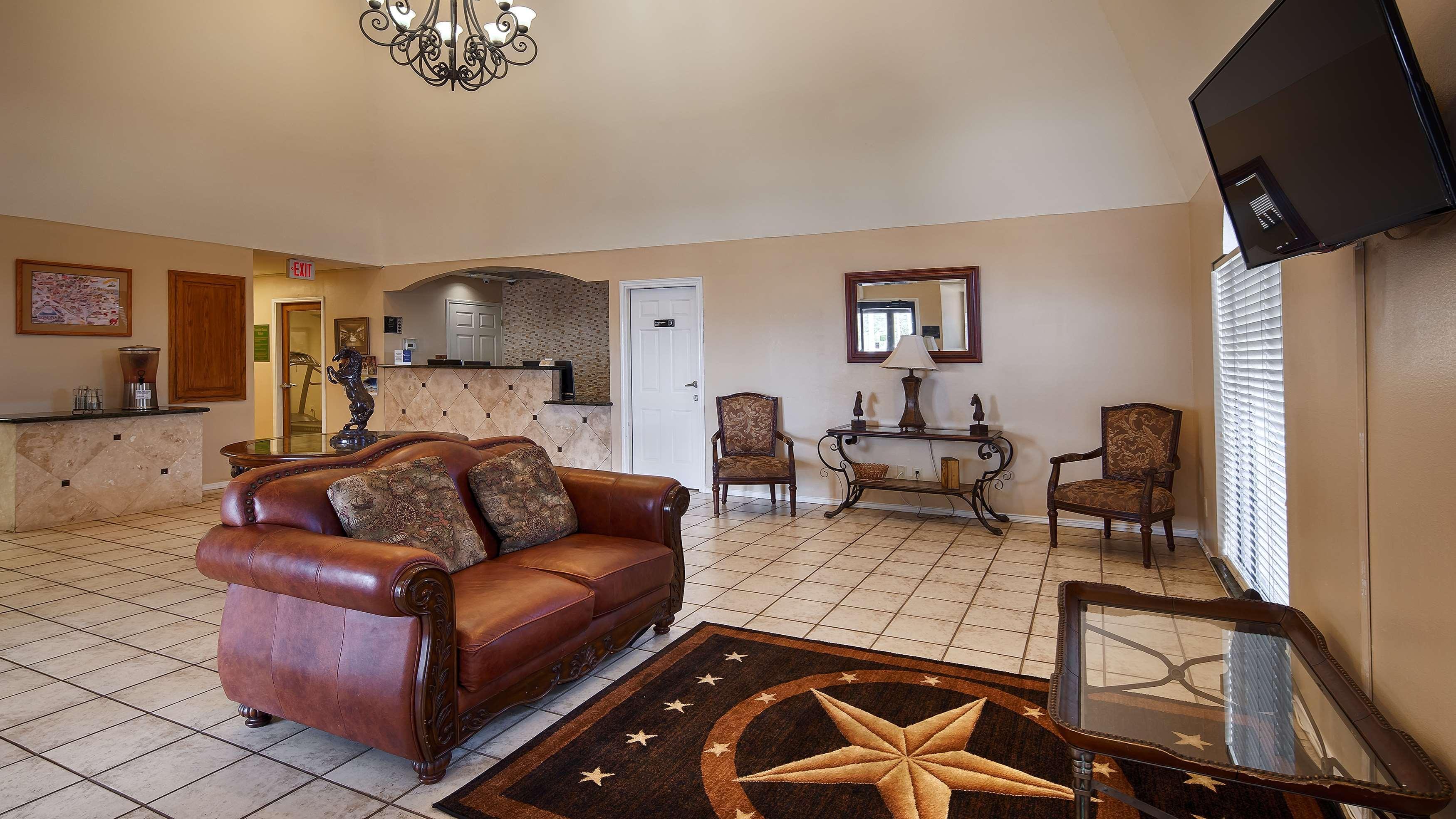 Best Western Plus Main Street Inn Brawley Екстер'єр фото