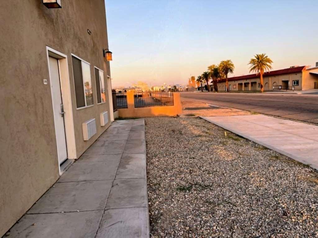Best Western Plus Main Street Inn Brawley Екстер'єр фото