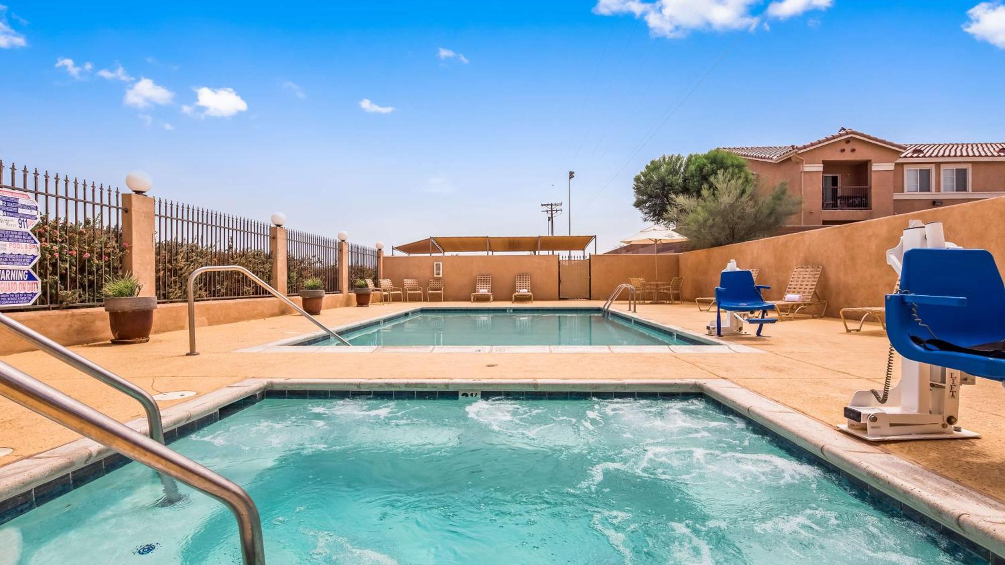 Best Western Plus Main Street Inn Brawley Екстер'єр фото