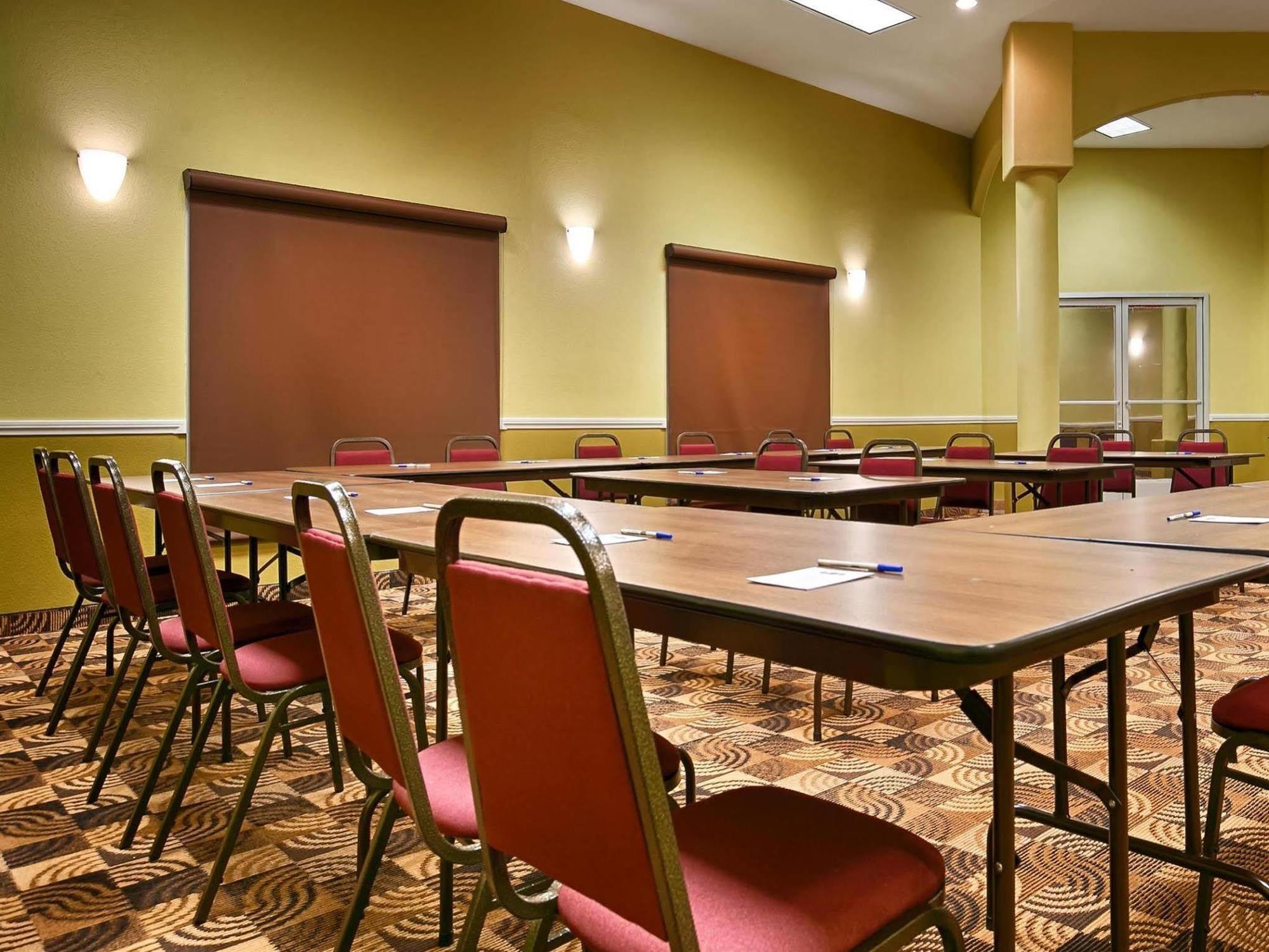 Best Western Plus Main Street Inn Brawley Екстер'єр фото